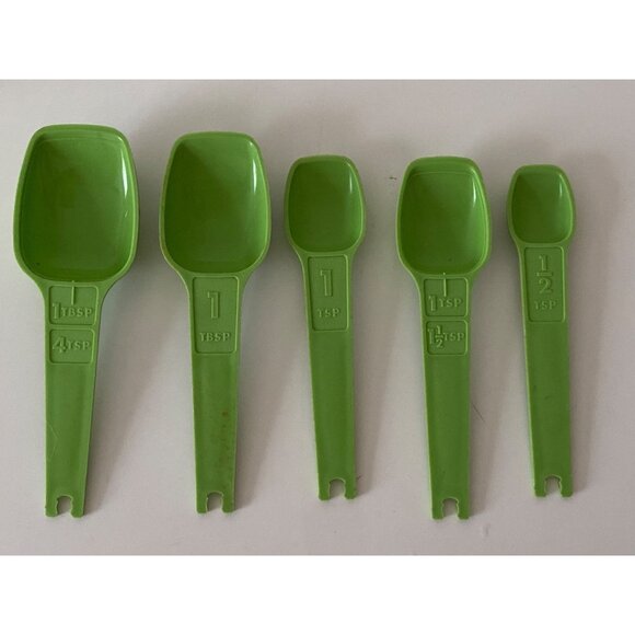 Tupperware Stacking Cookie Cutters Measuring Spoons Lot of 10 vintage - Picture 2 of 16